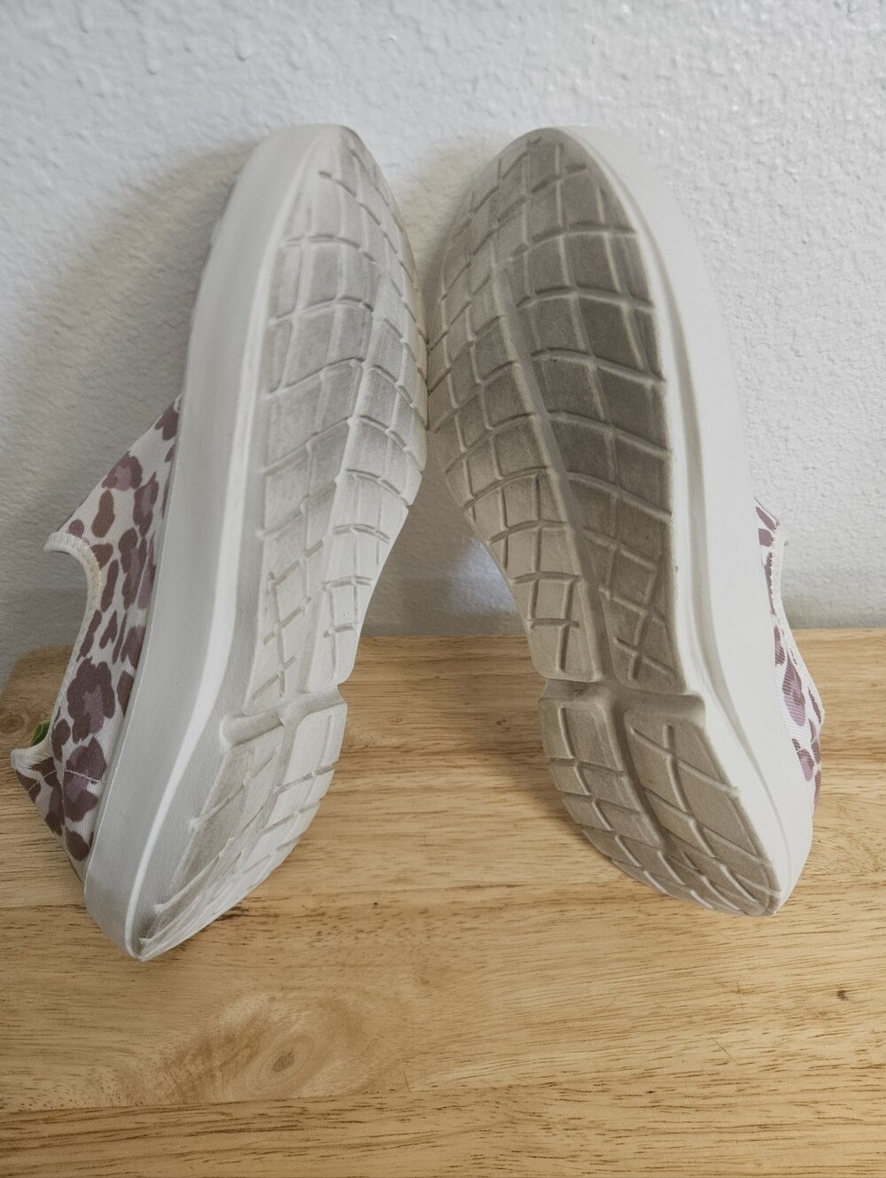 Oofs Oomgzee Low Womens Shies Size 9 - Picture 11 of 15
